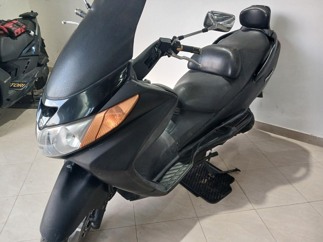 Suzuki Burgman 400