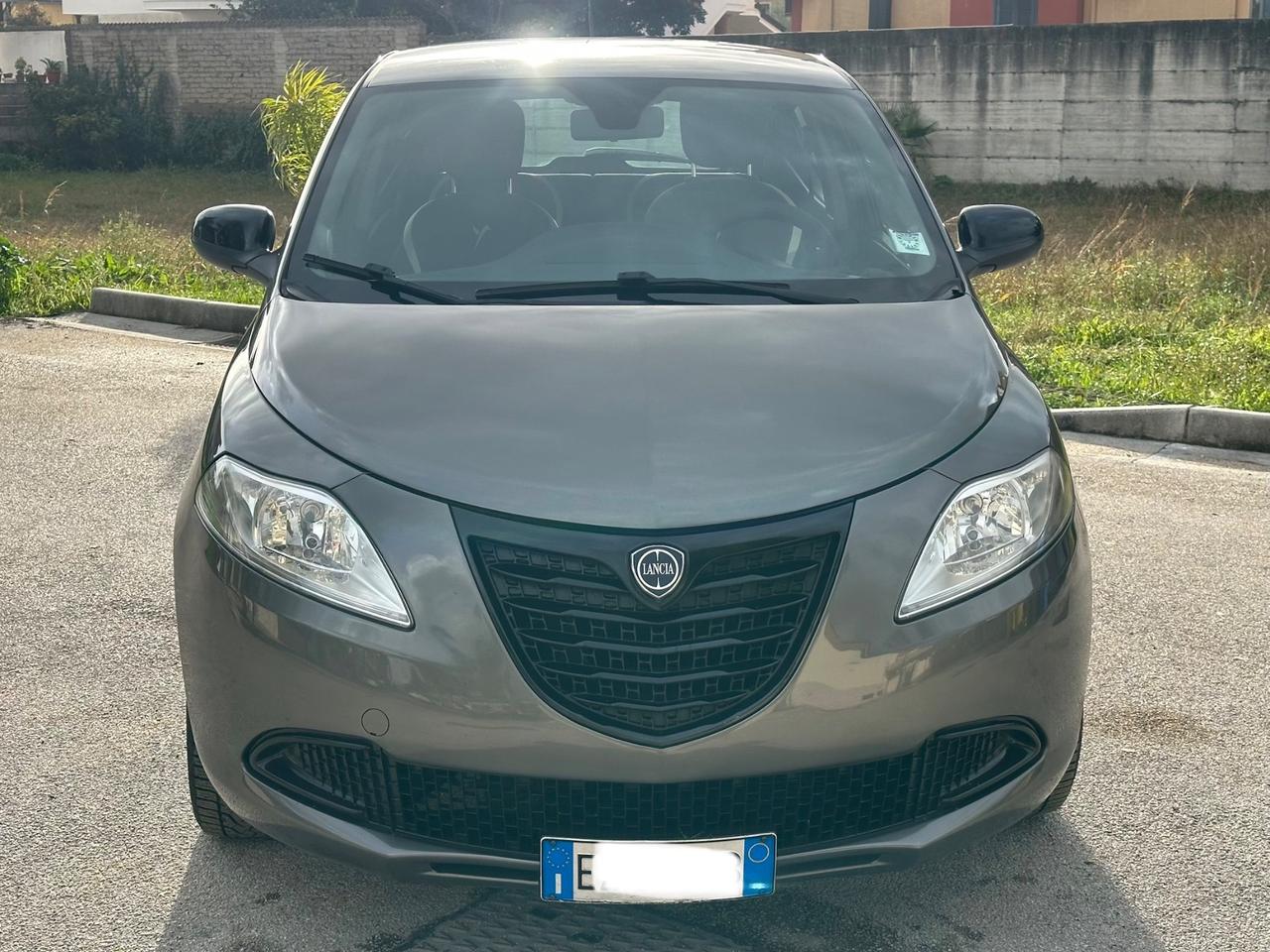 Lancia Ypsilon 1.2 69 CV 5 porte Gold
