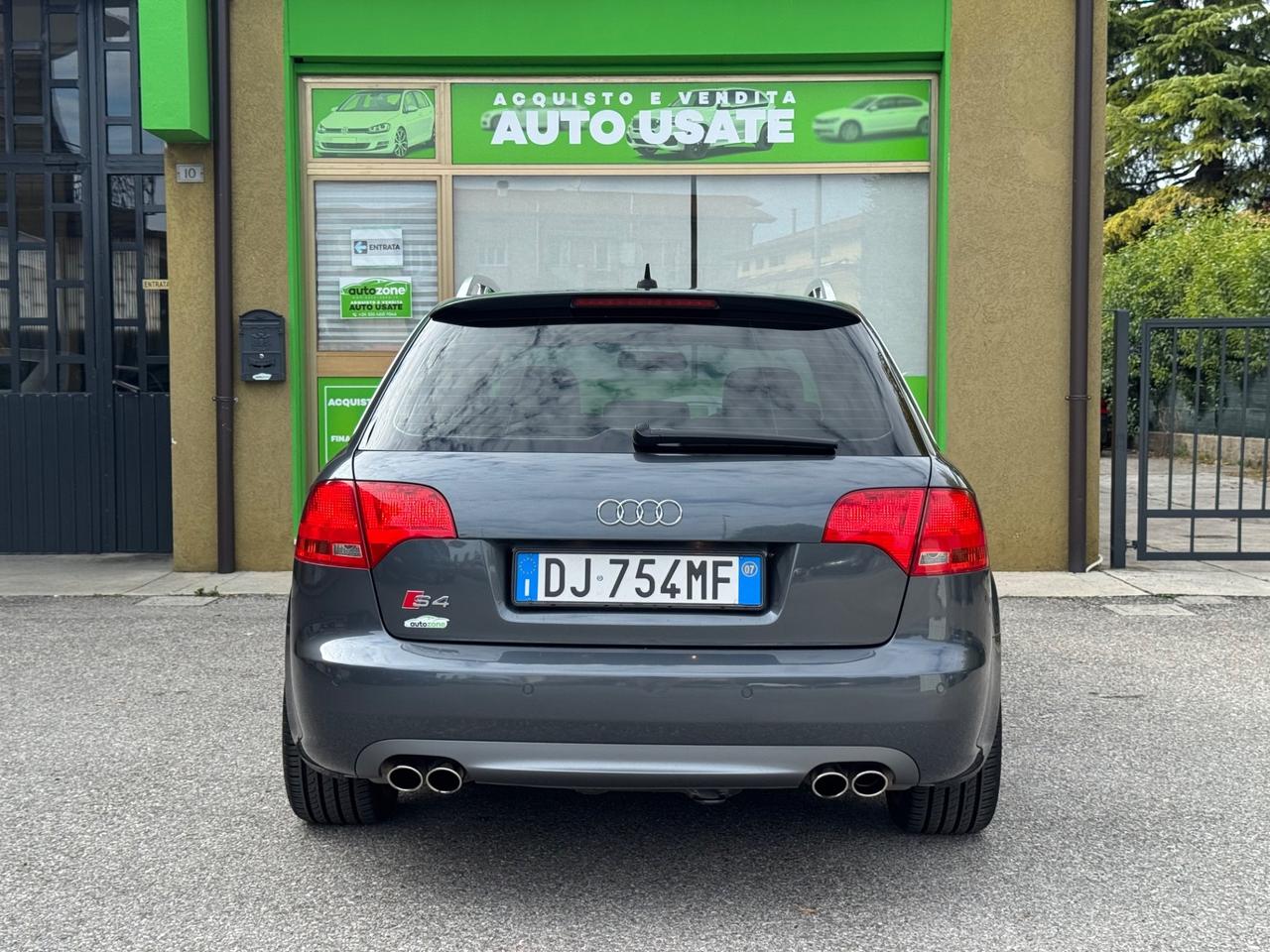 Audi A4 S4 4.2 V8 Avant quattro