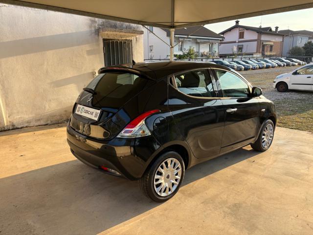 LANCIA Ypsilon 1.2 69 CV 5 porte GOLD OK NEOPATENTATI COME NUOVA
