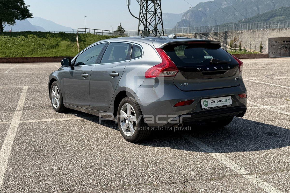 VOLVO V40 D3 Momentum