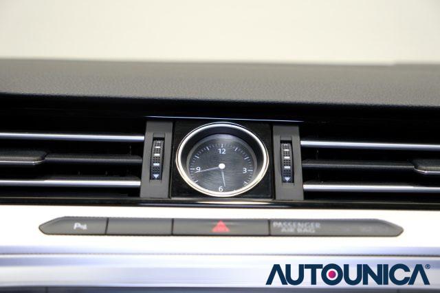 VOLKSWAGEN Passat Variant 1.6 TDI SCR DSG R-LINE BMT