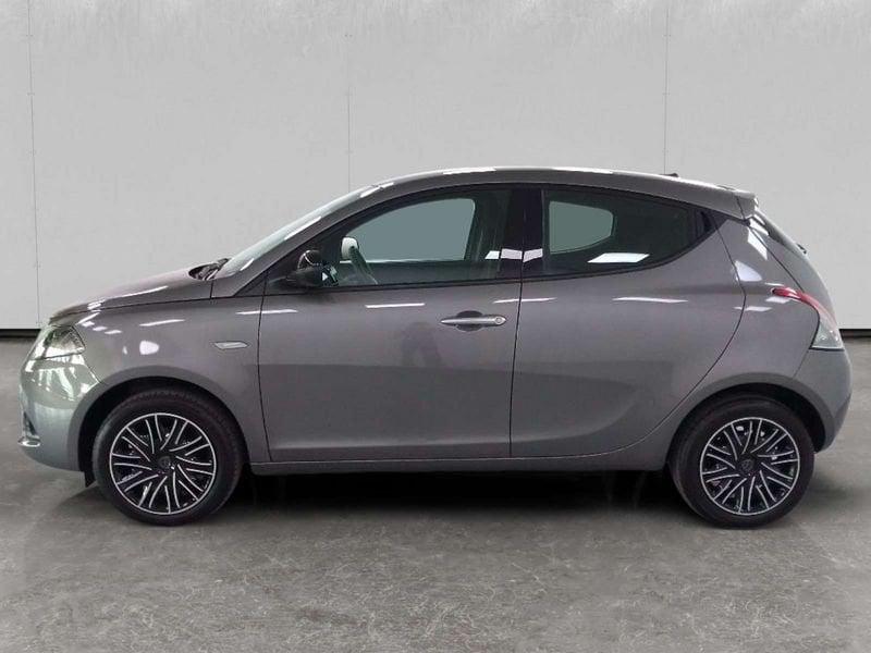 Lancia Ypsilon 1.0 firefly hybrid Gold s&s 70cv