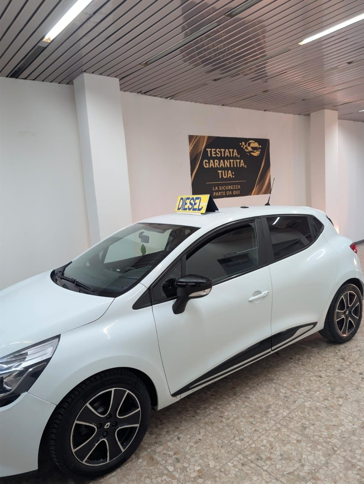 Renault Clio 2015 Bicolore LED - Full Opt. - Pronta Consegna Neopatentati