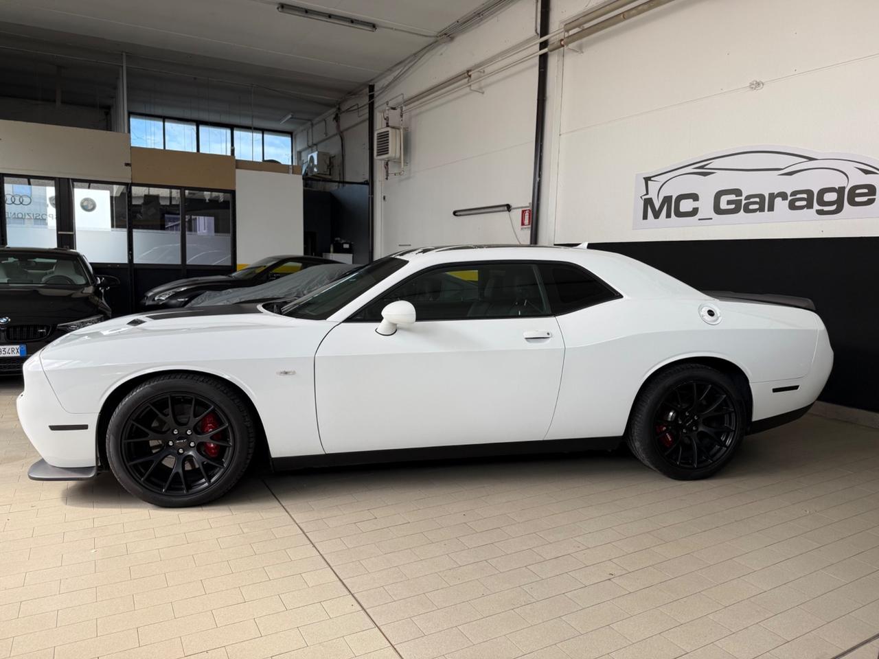 Dodge Challenger Srt hemi no super bollo