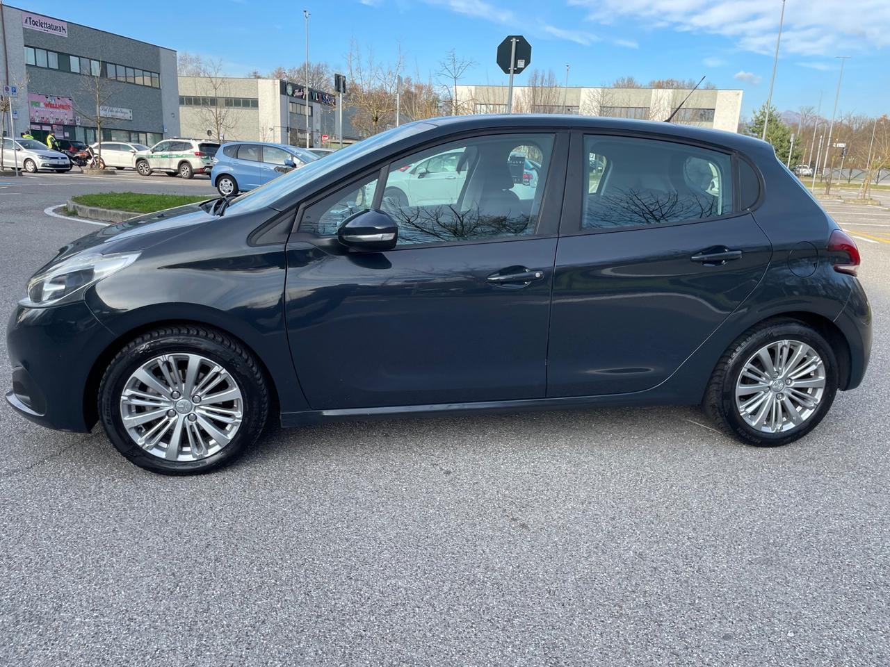 Peugeot 208 PureTech 82 5 porte Allure*Neo patentati*