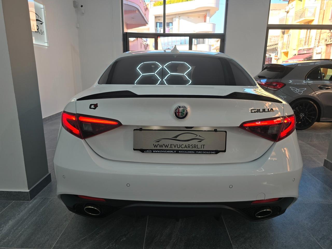 Alfa Romeo Giulia 2.0 Turbo 280 CV AT8 AWD Q4 Velo