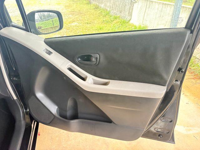 TOYOTA Yaris 1.0 5 porte OK NEIèATENTATI BòUETHOOT