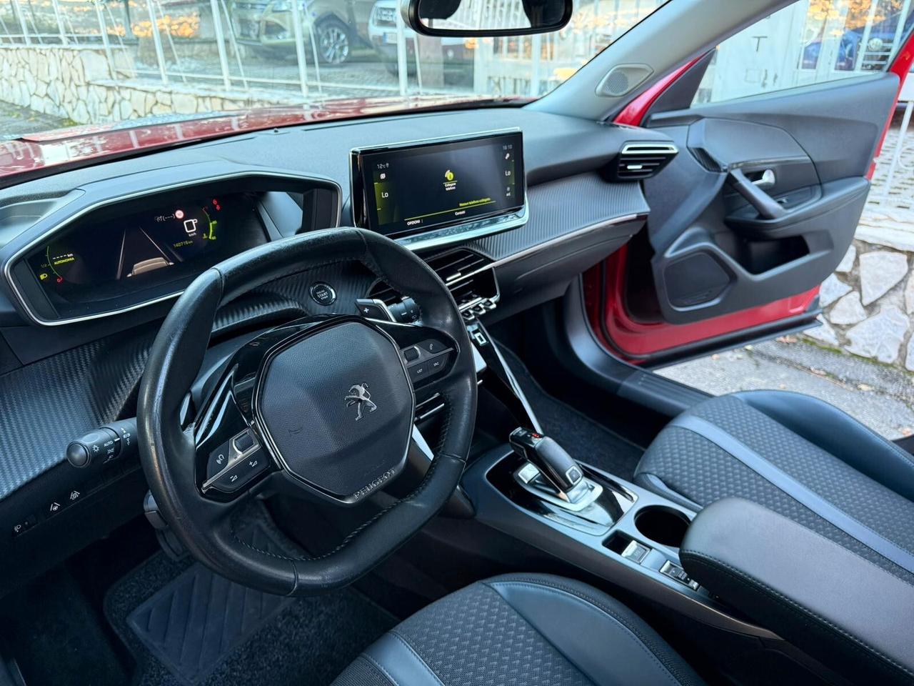 Peugeot 2008 PureTech 130 S&S EAT8 Allure