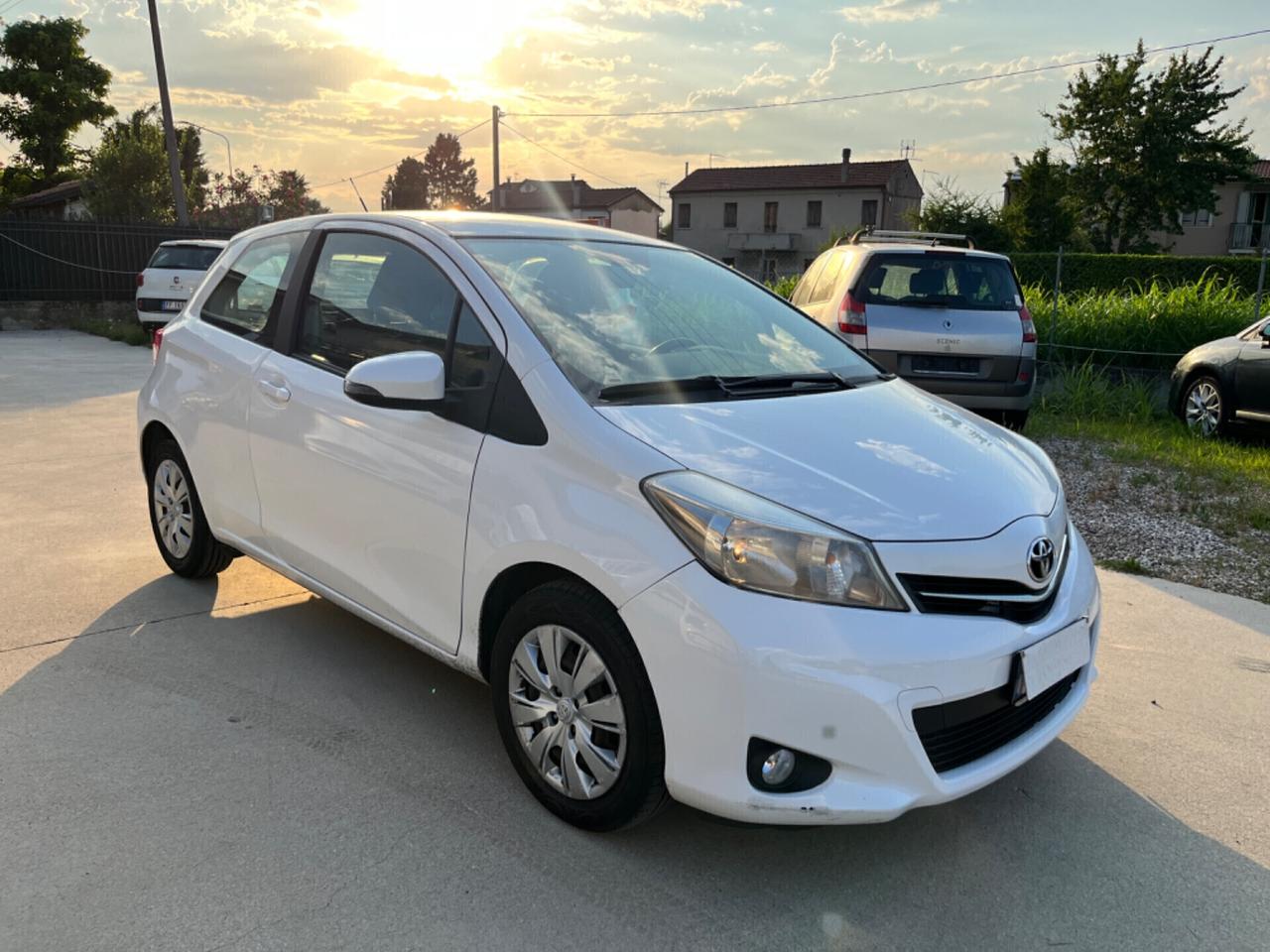 Toyota Yaris 1.0 3 porte