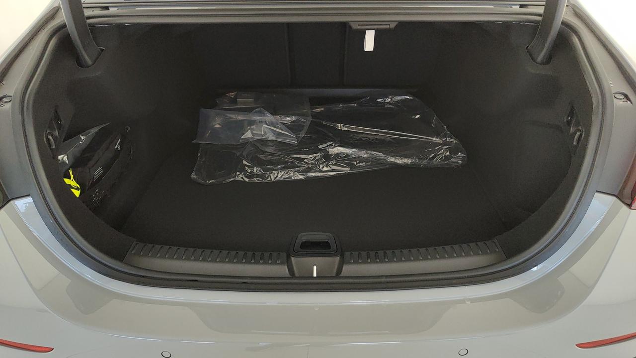 Mercedes-Benz E 220 d 4MATIC