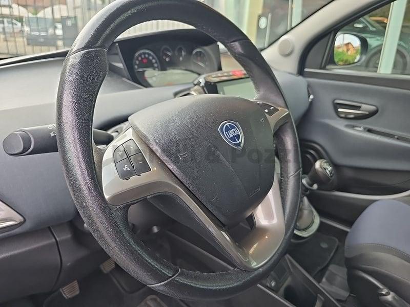 Lancia Ypsilon Ypsilon 1.0 FireFly 5 porte S&S Hybrid Ecochic Gold