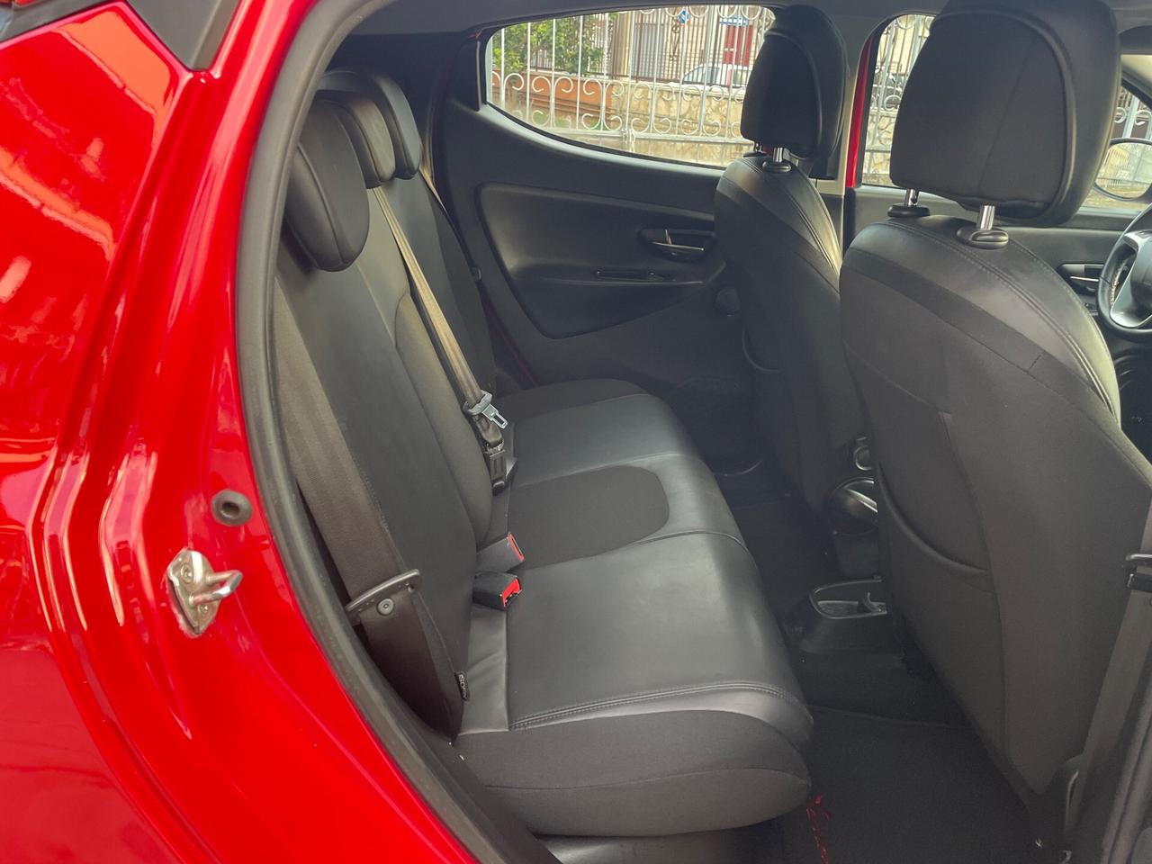 Lancia Ypsilon 0.9 TwinAir 85 CV 5 porte S&S DFN Platinum