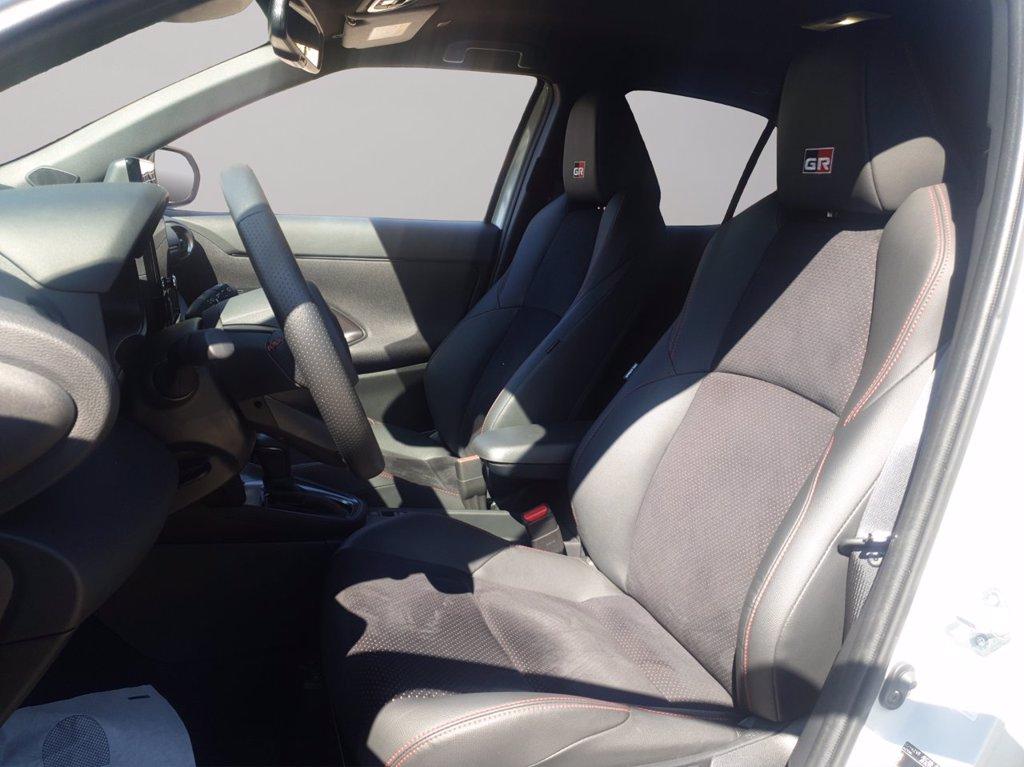 TOYOTA Yaris cross 1.5h gr sport fwd 130cv e-cvt del 2024
