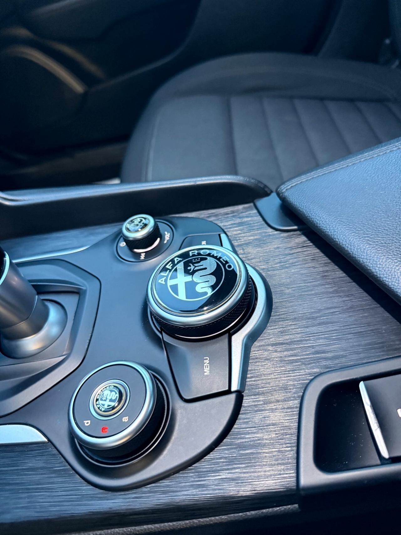 Alfa Romeo Giulia 2.2 Turbodiesel 136 CV AT8 Business NAVI,TELECAMERA,FARI FULL LED,BLUETOOTH,ANDROID AUTO