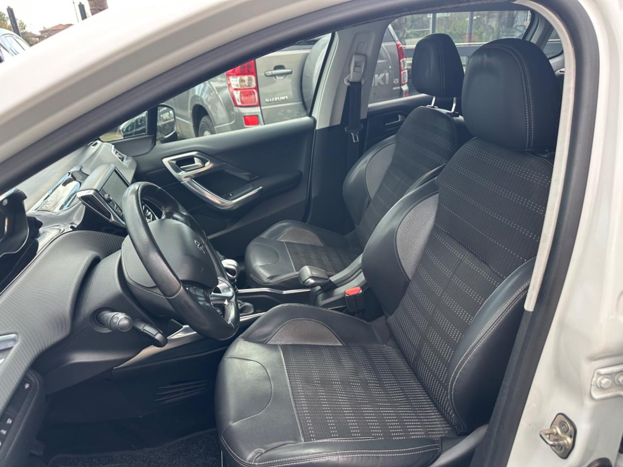 Peugeot 2008 1.6 e-HDi 115 CV Stop&Start Allure