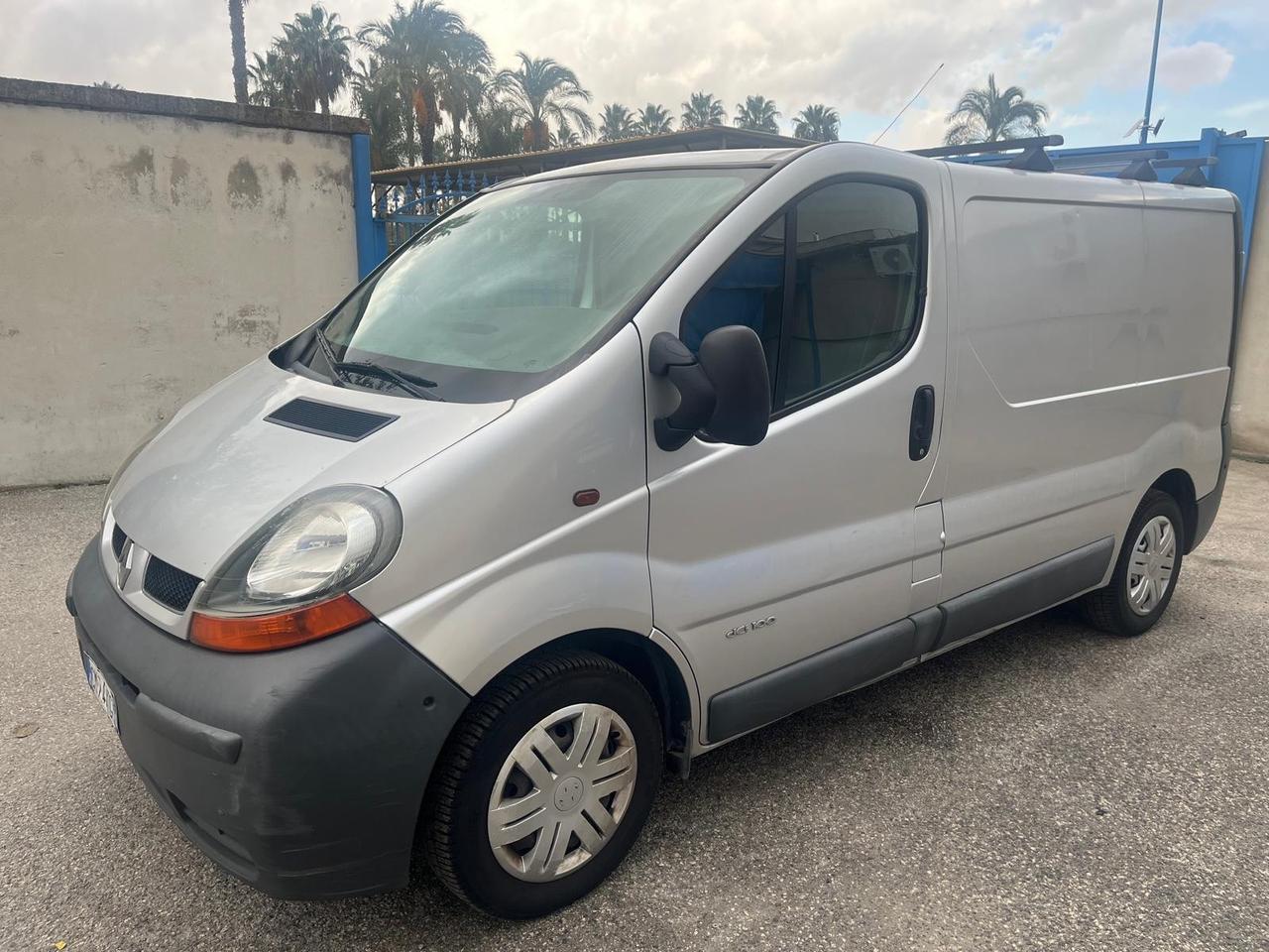 Renault trafic cargo 1.9 dci-cv 100 -2004