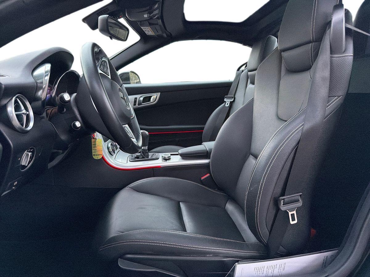 Mercedes-Benz SLC 180 AMG Line