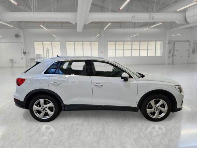 AUDI Q3 35 TDI S tronic Business Advanced