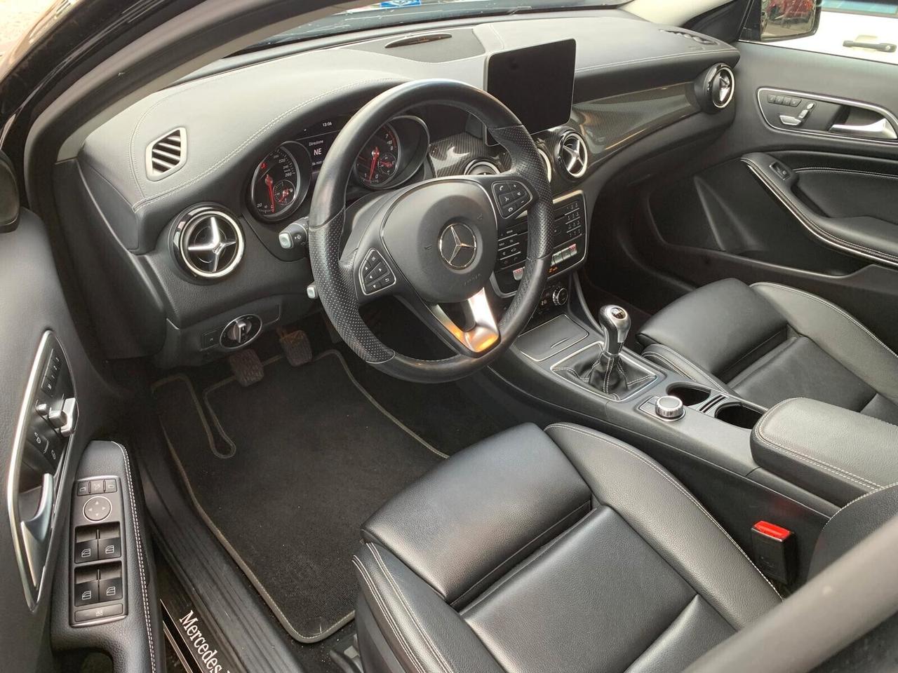 Mercedes-benz GLA 180 Premium Night Edition Tetto Full