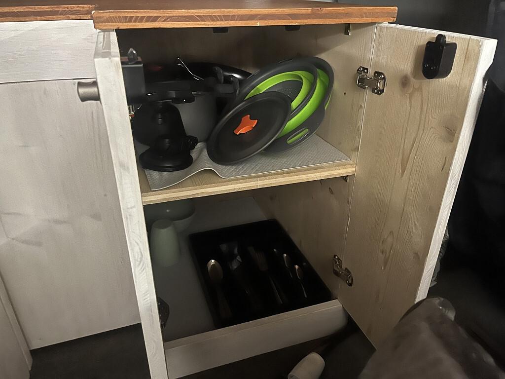 Opel Vivaro 2.5 CDTI Camping Letto Cucina Gancio