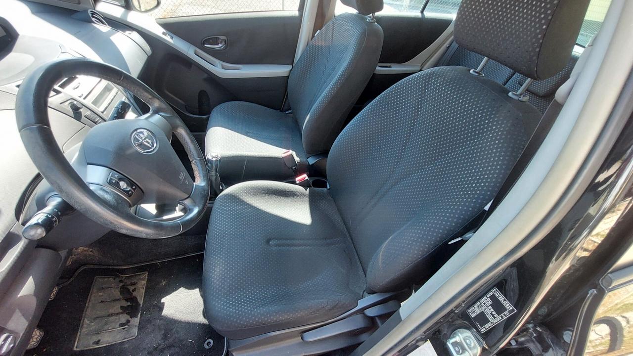 Toyota Yaris 1.0 5 porte Sol