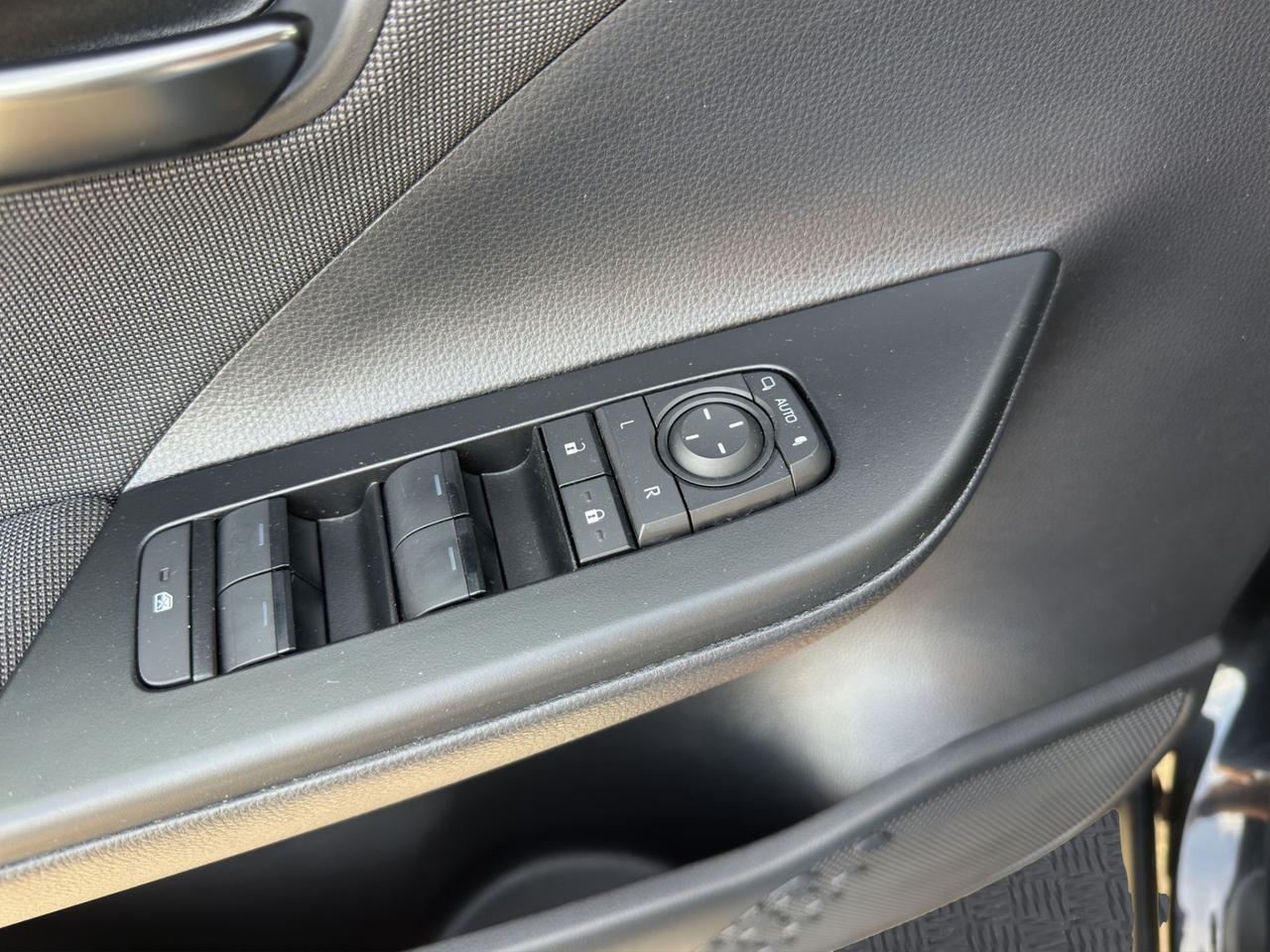 Toyota C-HR 2.0 phev Trend fwd e-cvt