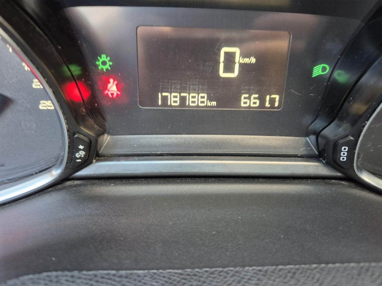 Peugeot 308 BlueHDi 120 S&S SW Allure