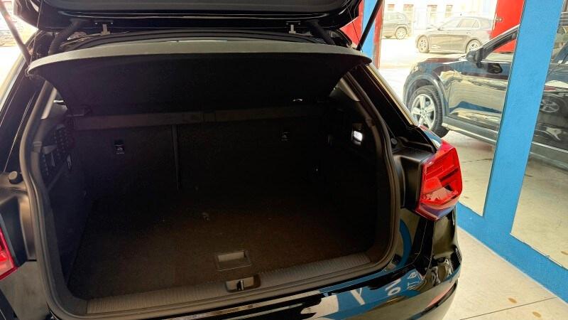 AUDI Q2 Q2 30 TDI S tronic Identity Black