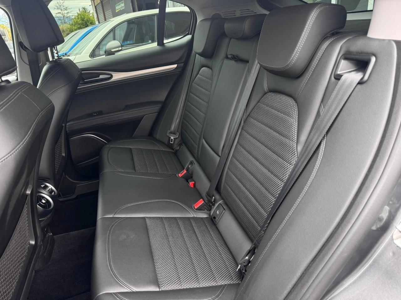 Alfa Romeo Stelvio 2.2 Turbodiesel 190 CV AT8 Q4 Sprint