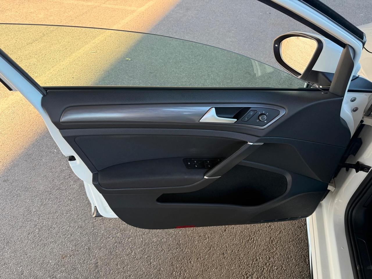 Volkswagen Golf 1.6 TDI 115 CV 5p R line