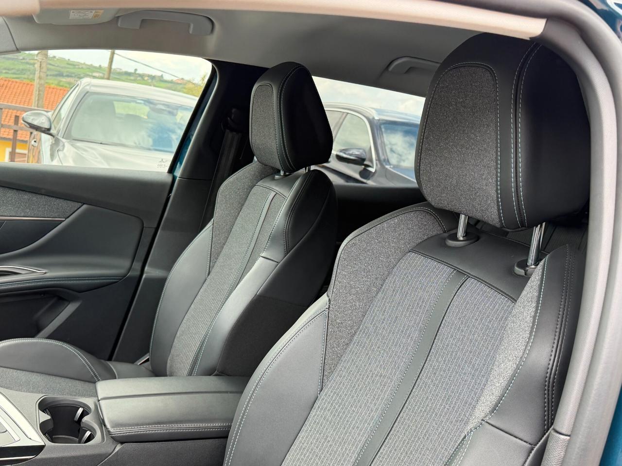 Peugeot 3008 1.5 BLUEHDI 130 cv. ALLURE PACK (Nav)