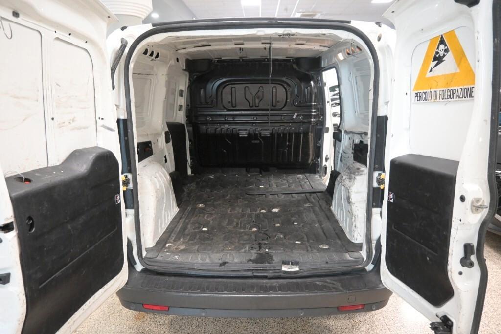 FIAT DOBLO CARGO MAXI 1.6 M-JET 105CV 6M. PL-TN 3POSTI PORTATA 886KG LOUNGE ( MIRROR - SENSORI POST. )