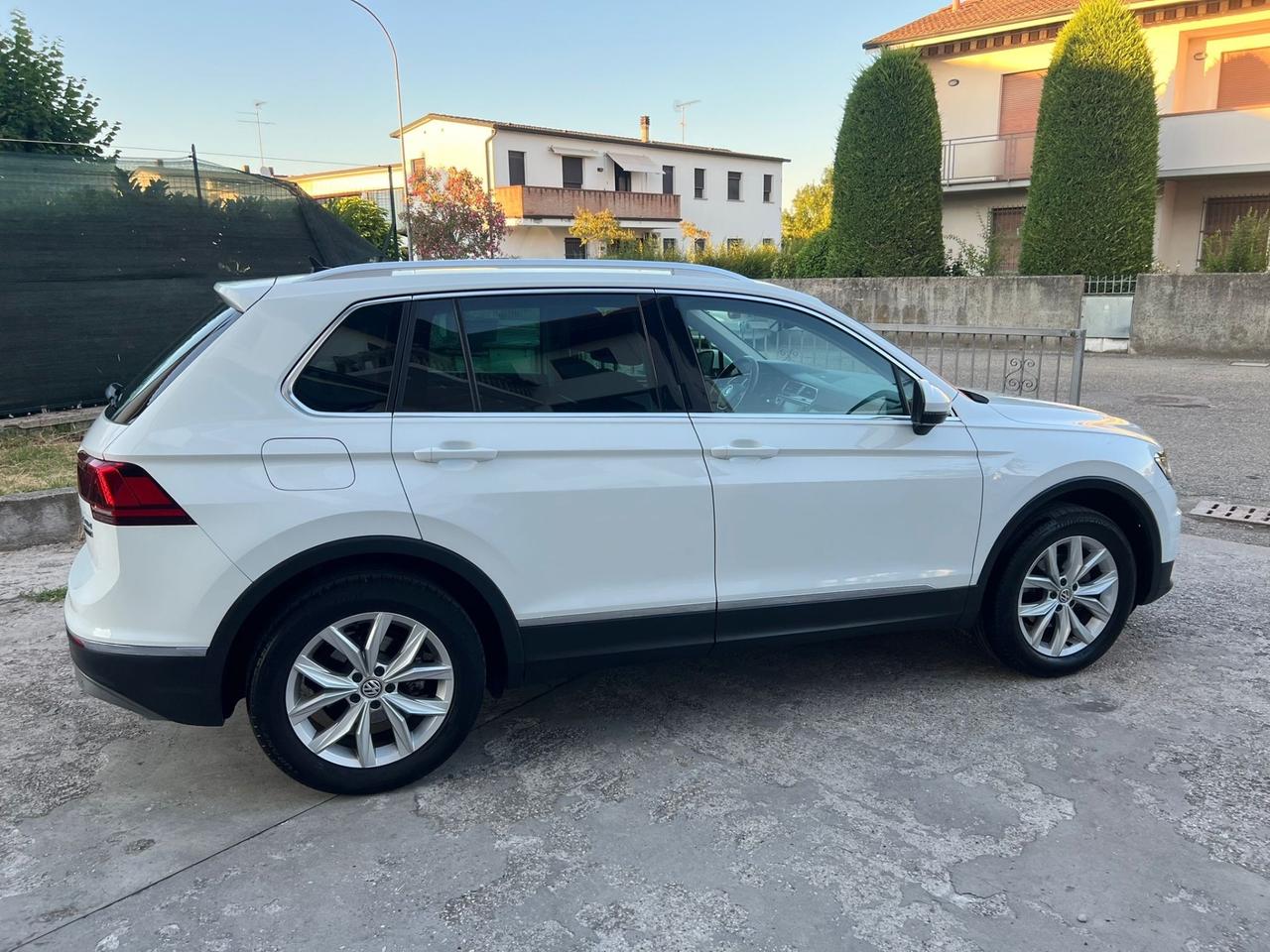 Volkswagen Tiguan 2.0 TDI DSG 4MOTION FULL OPT