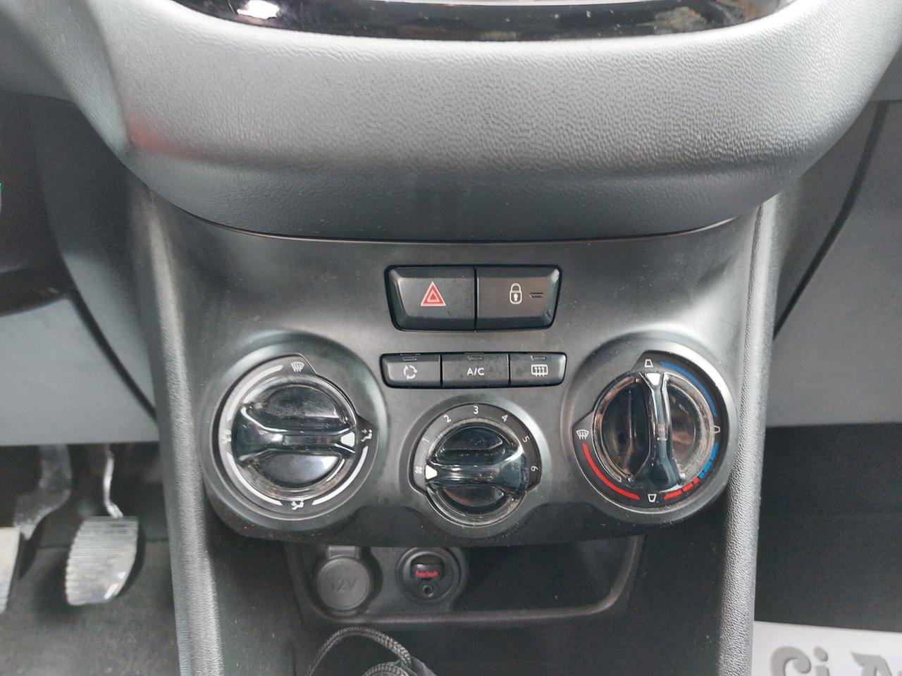 Peugeot 208 1.2 Gpl 82 Cv 5p Allure