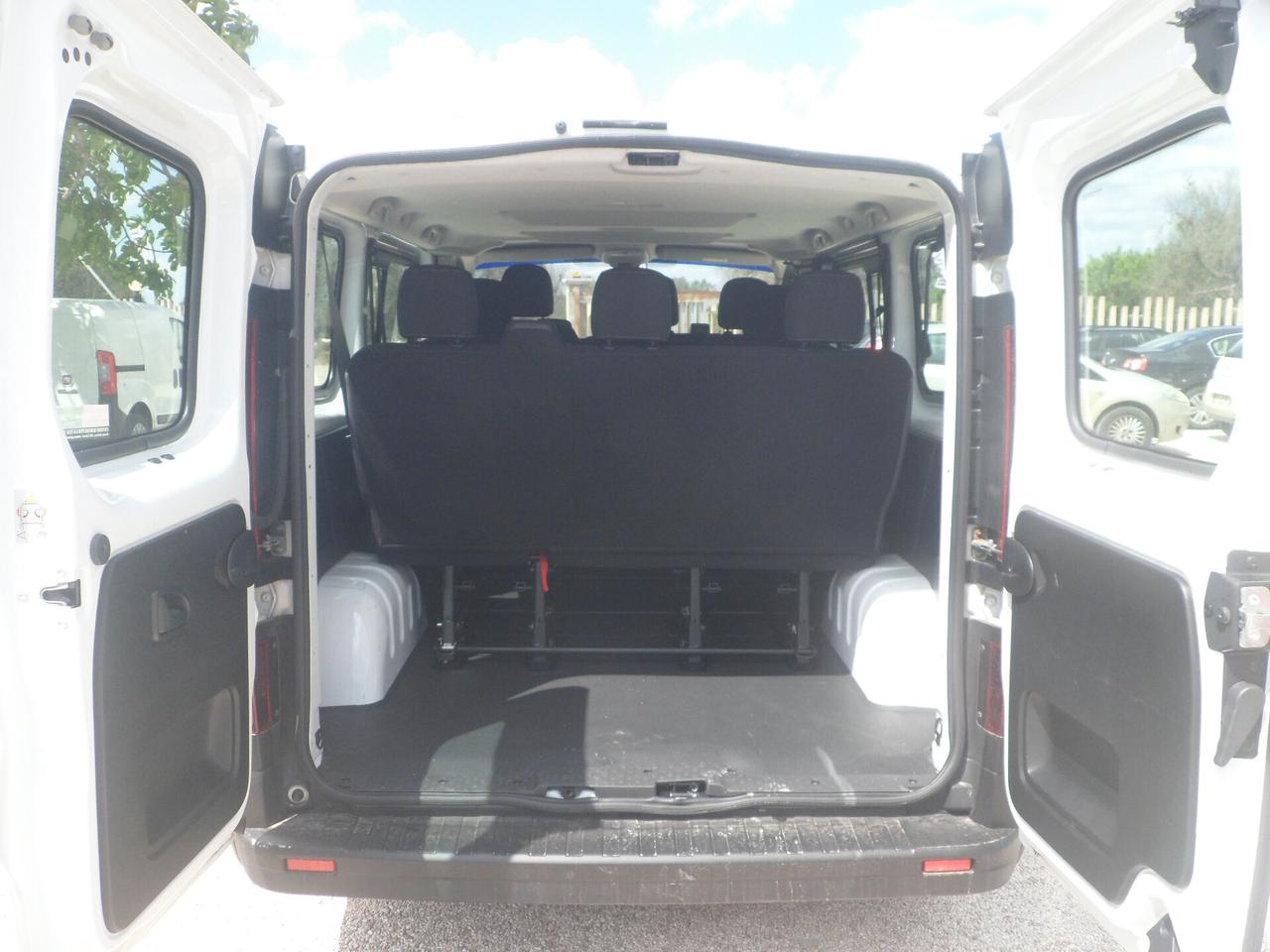 Opel Vivaro 9 posti