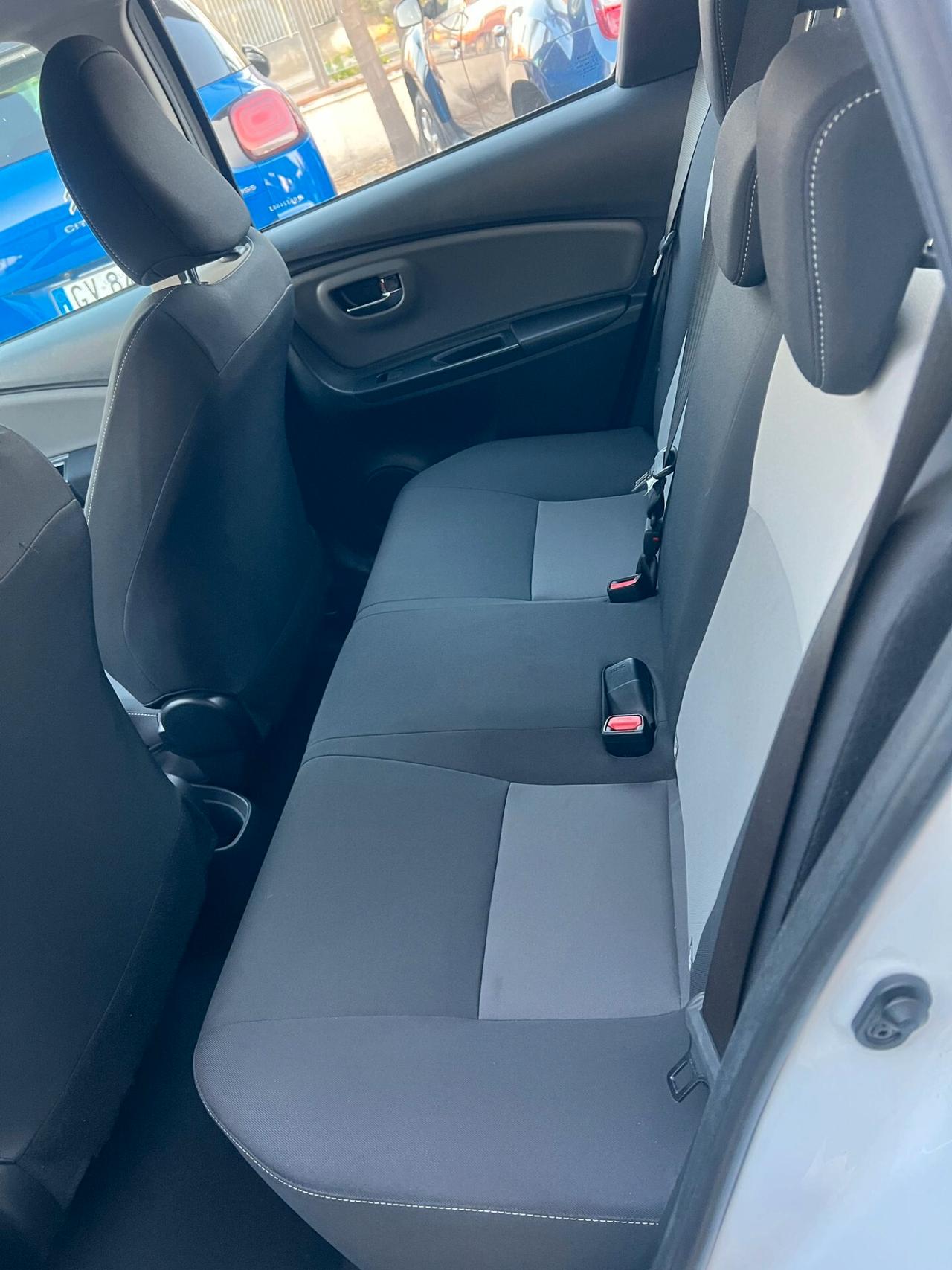 Toyota Yaris 1.0 72 CV 5 porte Lounge
