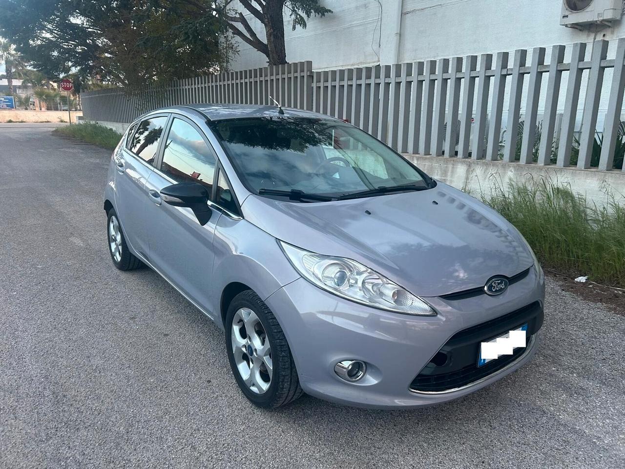 Ford Fiesta 1.4 TDCi 70CV 5 porte Titanium