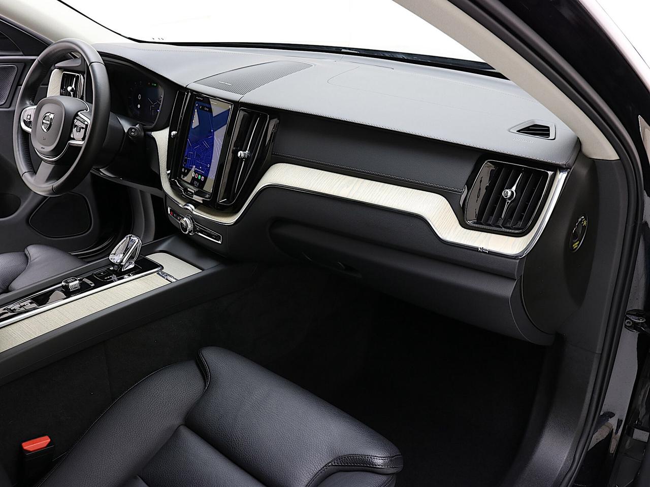 Volvo XC60 B4 AWD auto Inscription TETTO APRIBILE