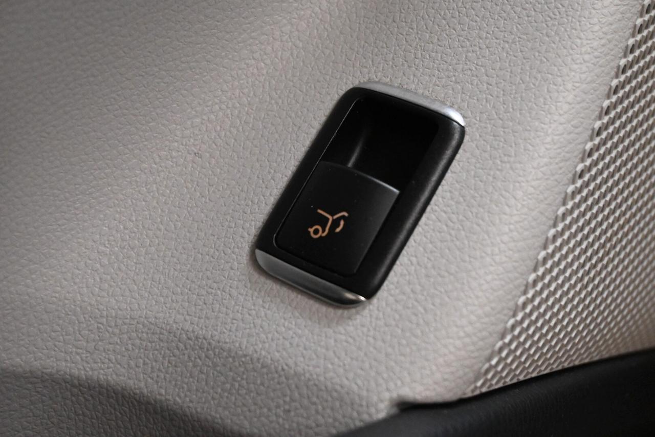 MERCEDES GLA (X156) GLA 200 d Automati...