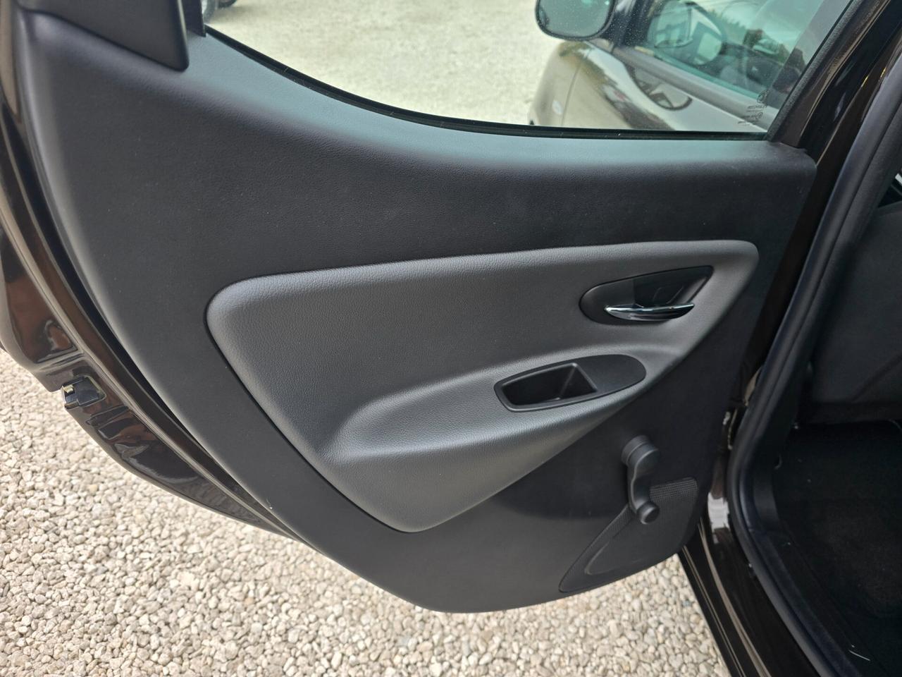 Lancia Ypsilon 1.2 tettuccio panoramico