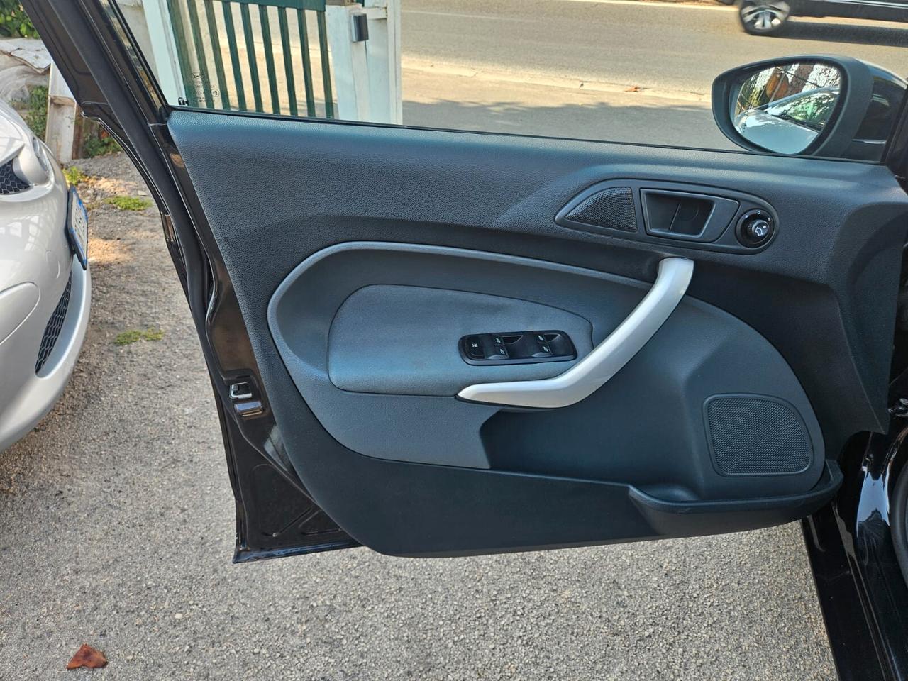 Ford Fiesta 1.2 Titanium 2010