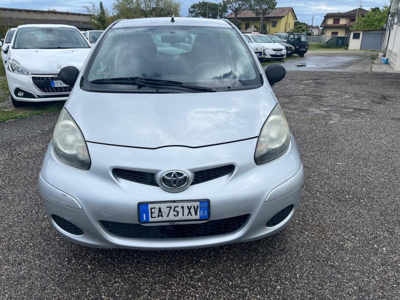 Toyota Aygo 1.0 12V VVT-i 5 porte ok neopatentati