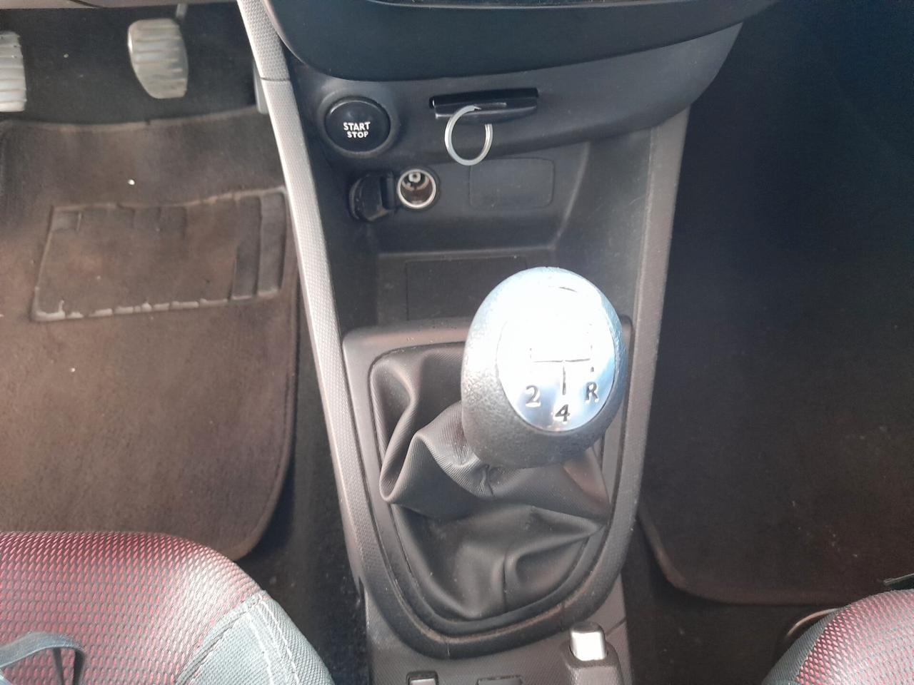 Renault Clio 1.5 DCI AUTOCARRO 2 POSTI