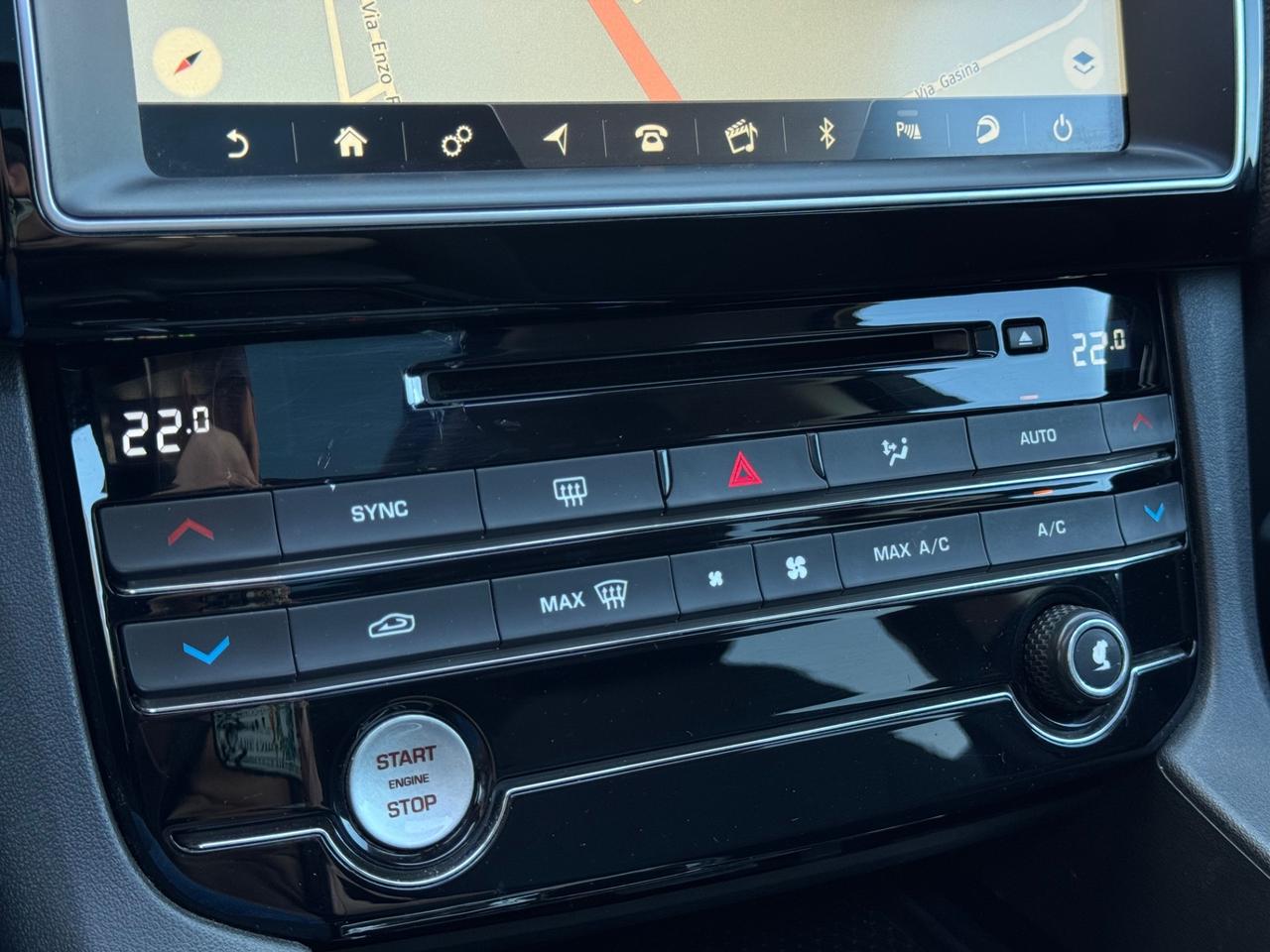 Jaguar F-Pace 2.0d 180 CV AWD aut. Portfolio