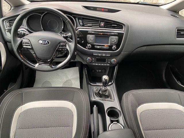 KIA cee'd 1.6 GDI 5 porte Cool