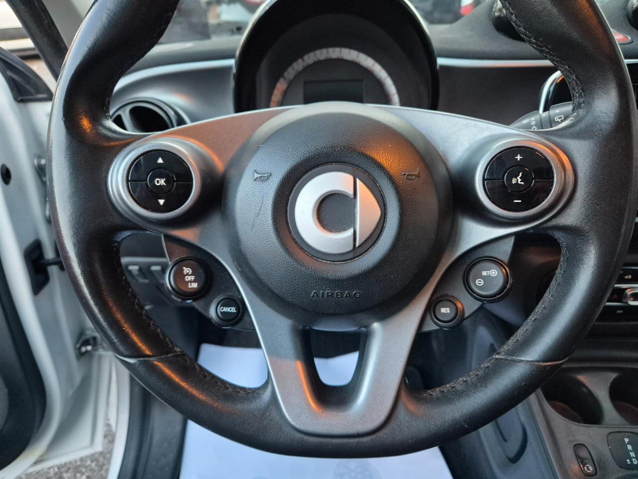 Smart ForFour 70 1.0 twinamic Youngster
