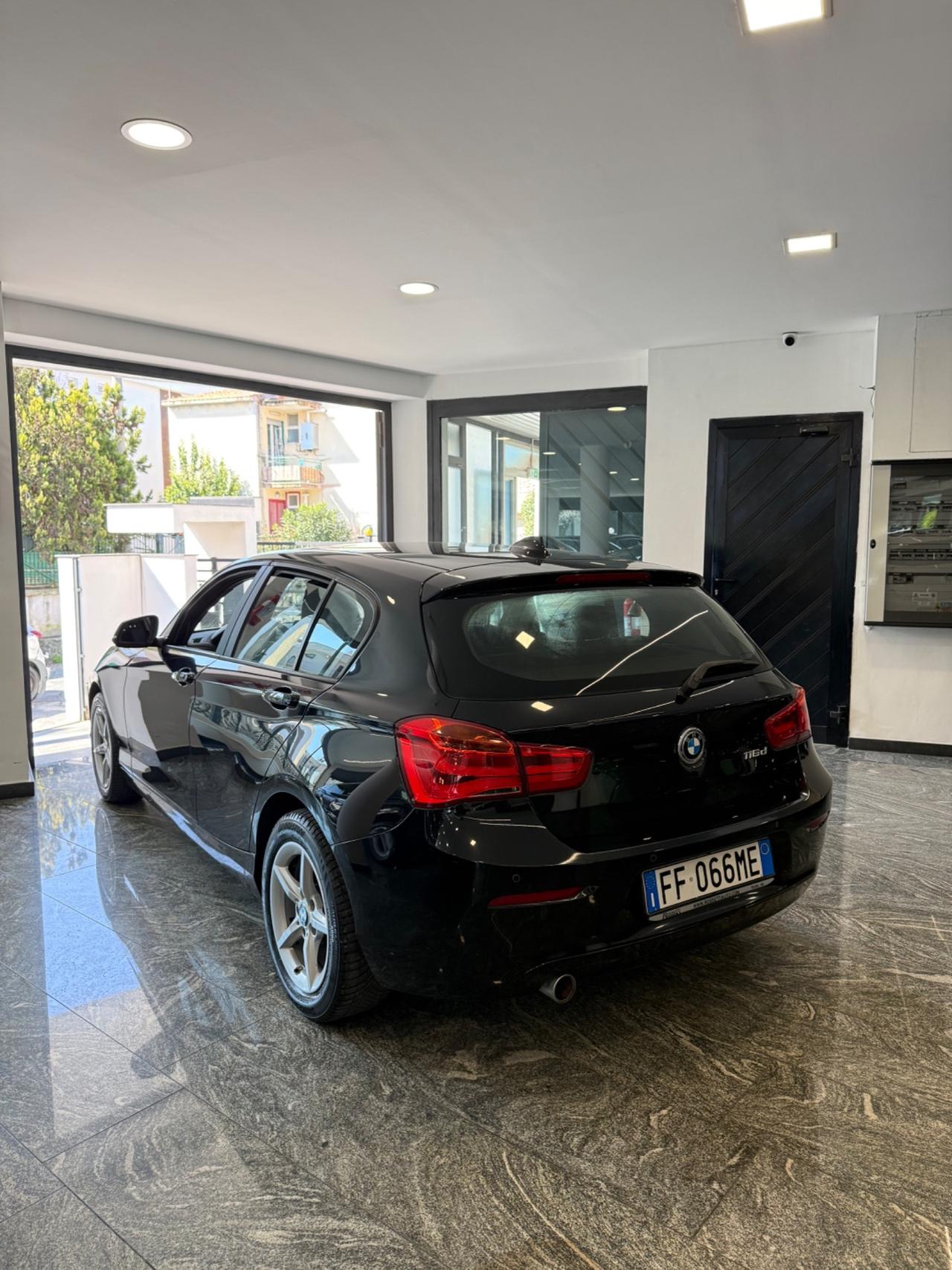Bmw 116 116d 5p. Advantage