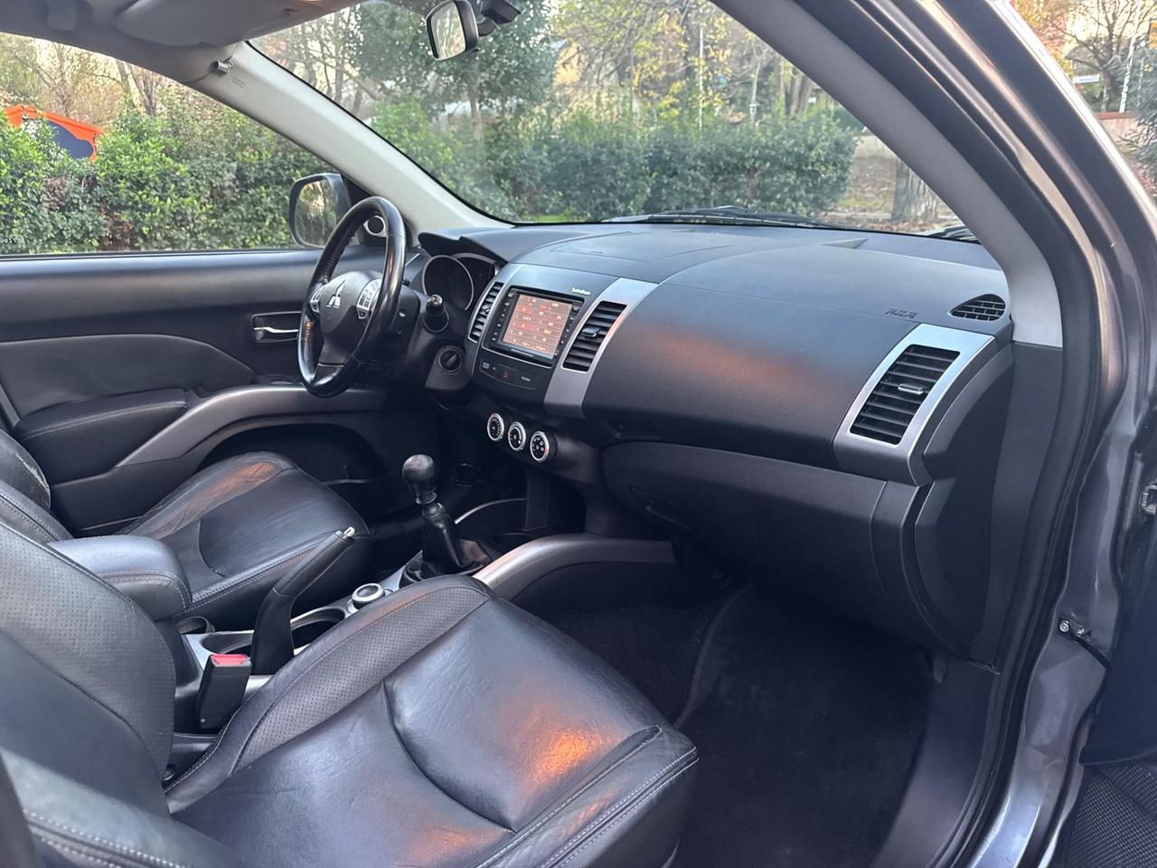 Mitsubishi Outlander 2.0 DI-D Instyle 7 p.ti DPF 2007 4x4