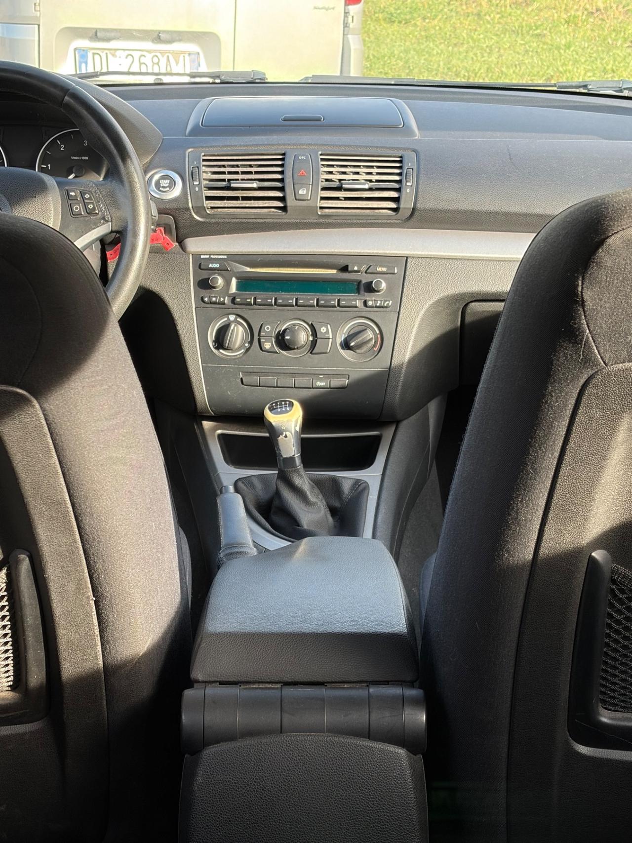 Bmw 116 116d 3p. Joy